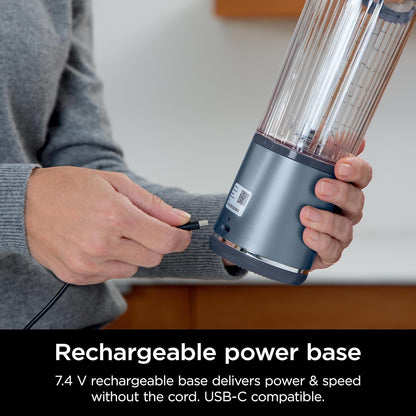 20oz Draagbare Blender Maak smoothies en sapjes overal met deze draagbare blender. Aangedreven door een 270W motor en een 4000mAh via USB oplaadbare batterij